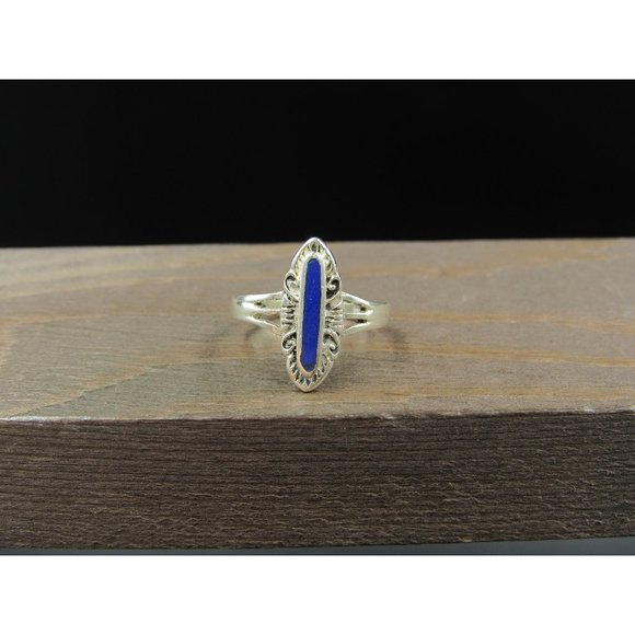 Size 5.25 Sterling Silver Tarnished Thin Blue Inlay Band Ring Vintage Statement - Picture 1 of 7